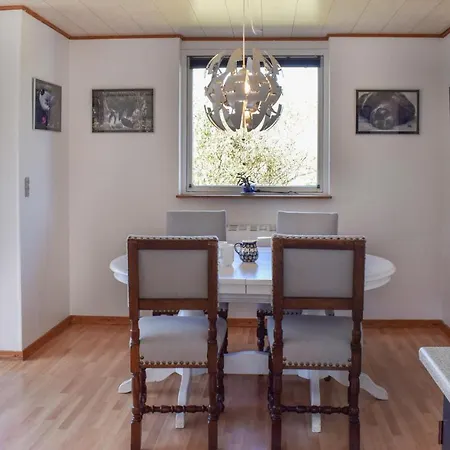 Сasa de vacaciones Bonita Casa En Kirke Hyllinge Con Wifi *