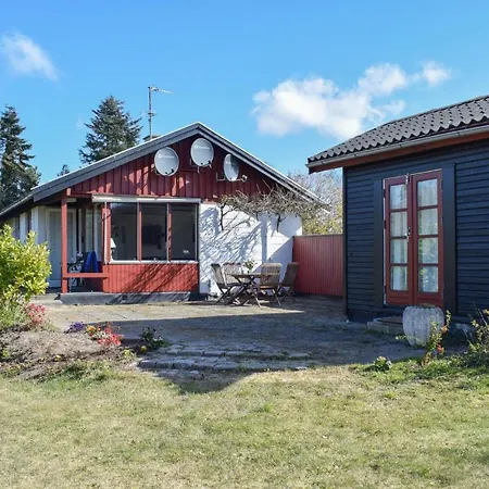 Mellemvang Kirke-Hyllinge